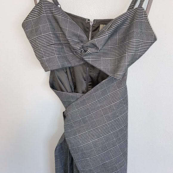 The Jetset Diaries Portman Twist-Front Dress - Picture 4 of 4